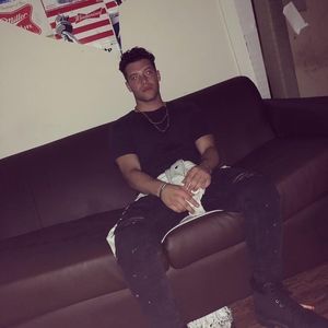 Meet your Posher, Collin